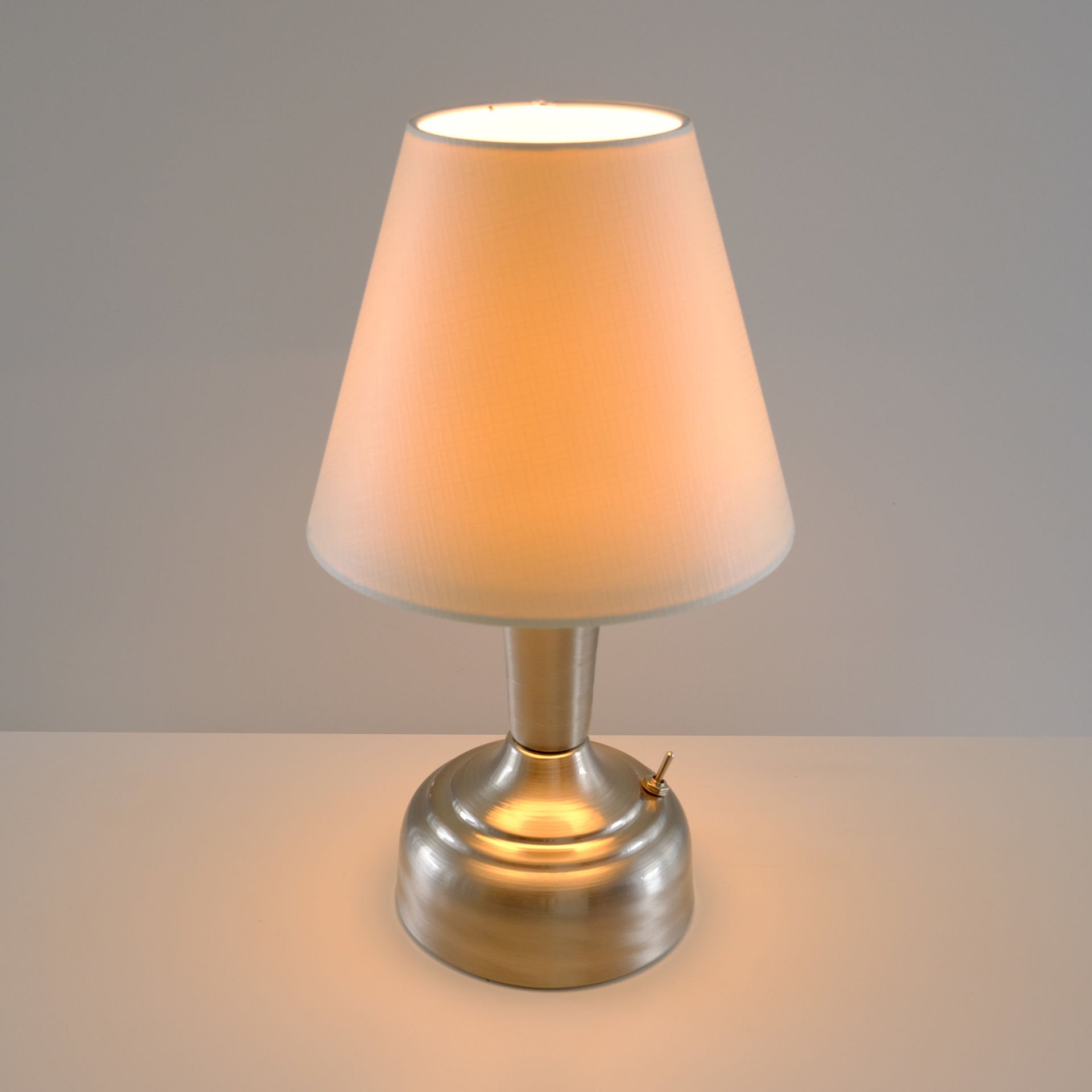 Masa Üstü Pilli Armatür B-111-MK