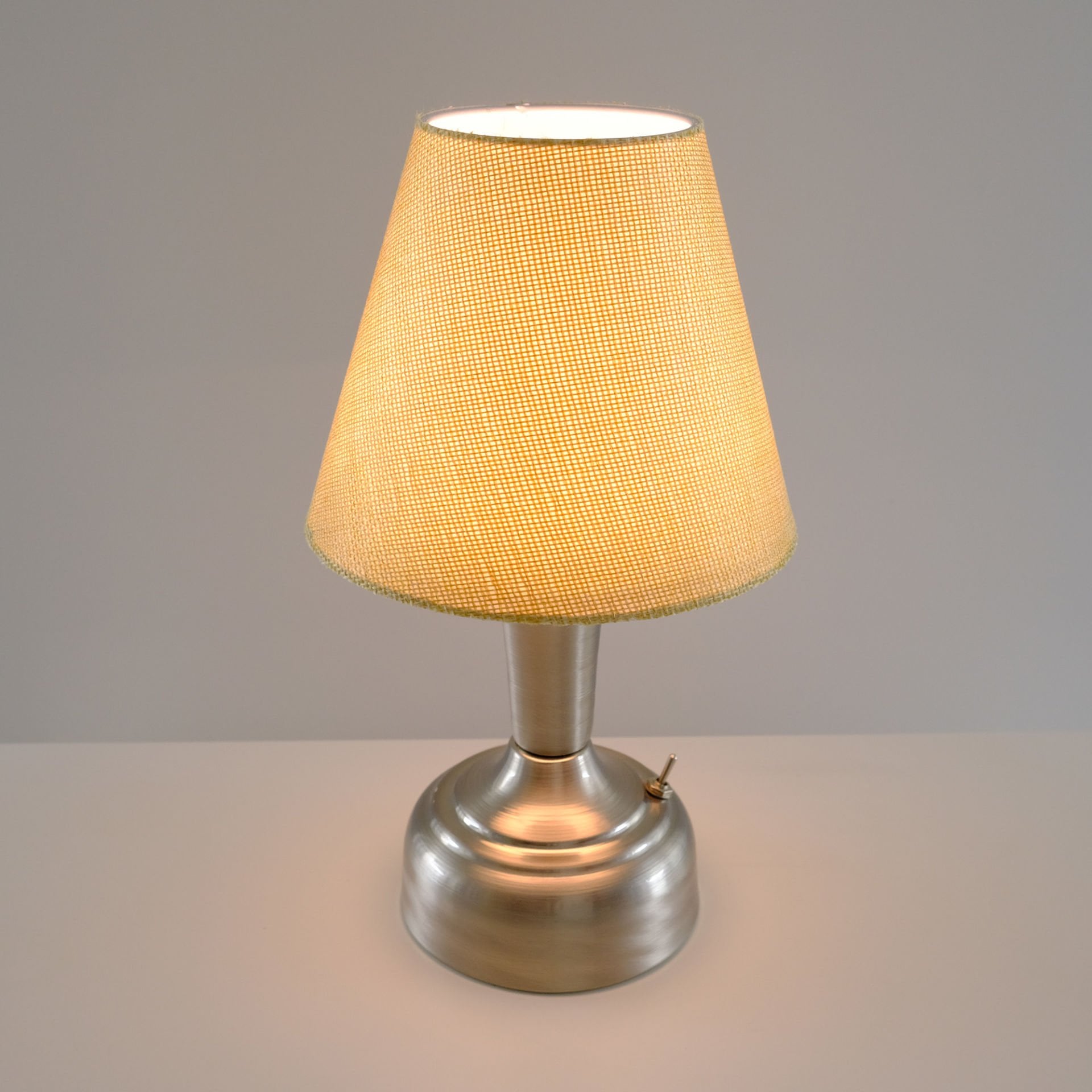 Masa Üstü Pilli Armatür B-131-MK