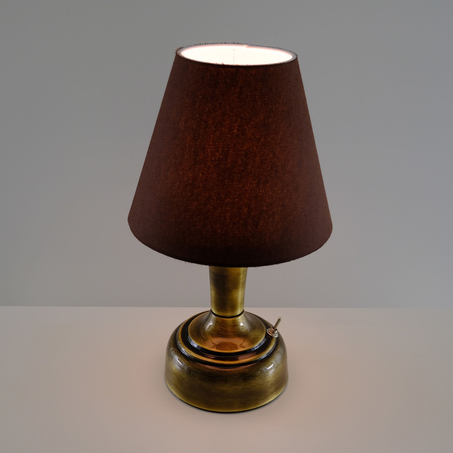 Masa Üstü Pilli Armatür B-142-SE